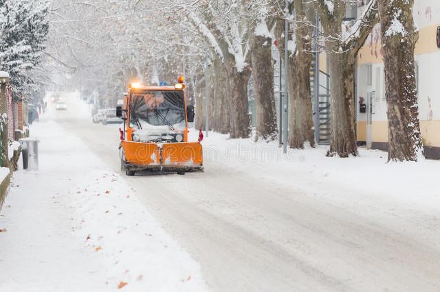 直擊各地強(qiáng)降雪:河南雪厚得像切糕
