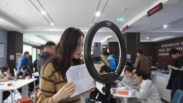 高校呼吁畢業生不要只盯著升學考公