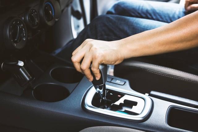 手動擋的車能不能空擋滑行?老司機:10年經驗告訴你