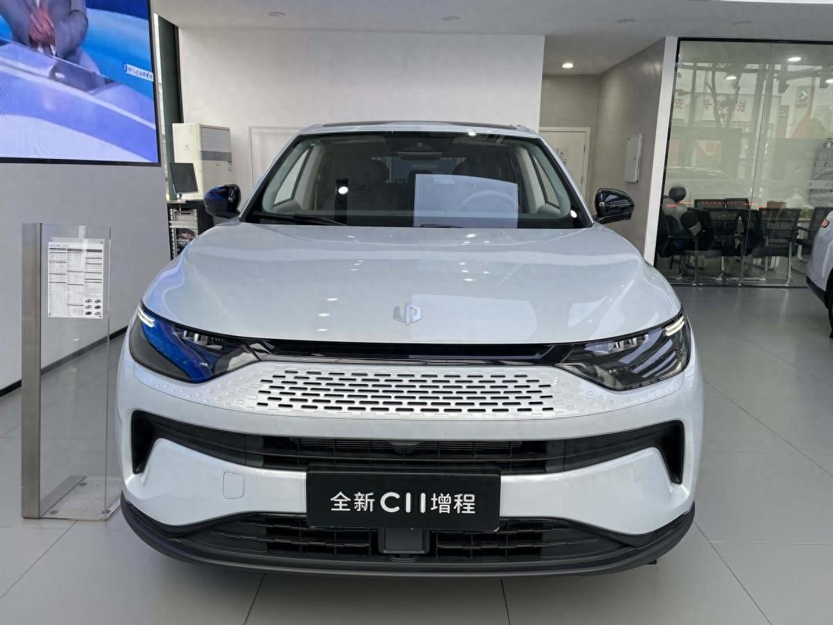 零跑全新C11到店,新車有哪些優(yōu)缺點,值得買嗎?深度體驗告訴你