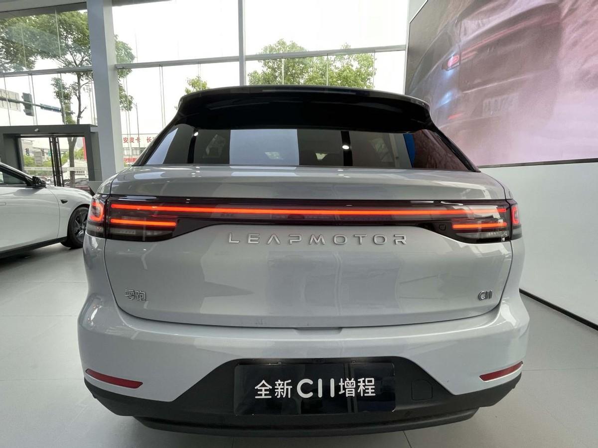 零跑全新C11到店,新車有哪些優(yōu)缺點,值得買嗎?深度體驗告訴你