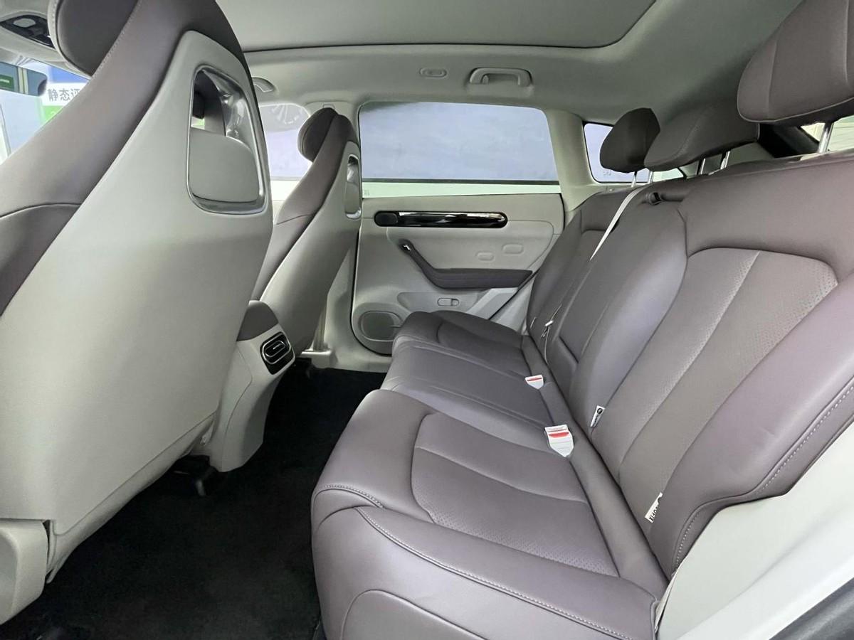 零跑全新C11到店,新車有哪些優(yōu)缺點,值得買嗎?深度體驗告訴你