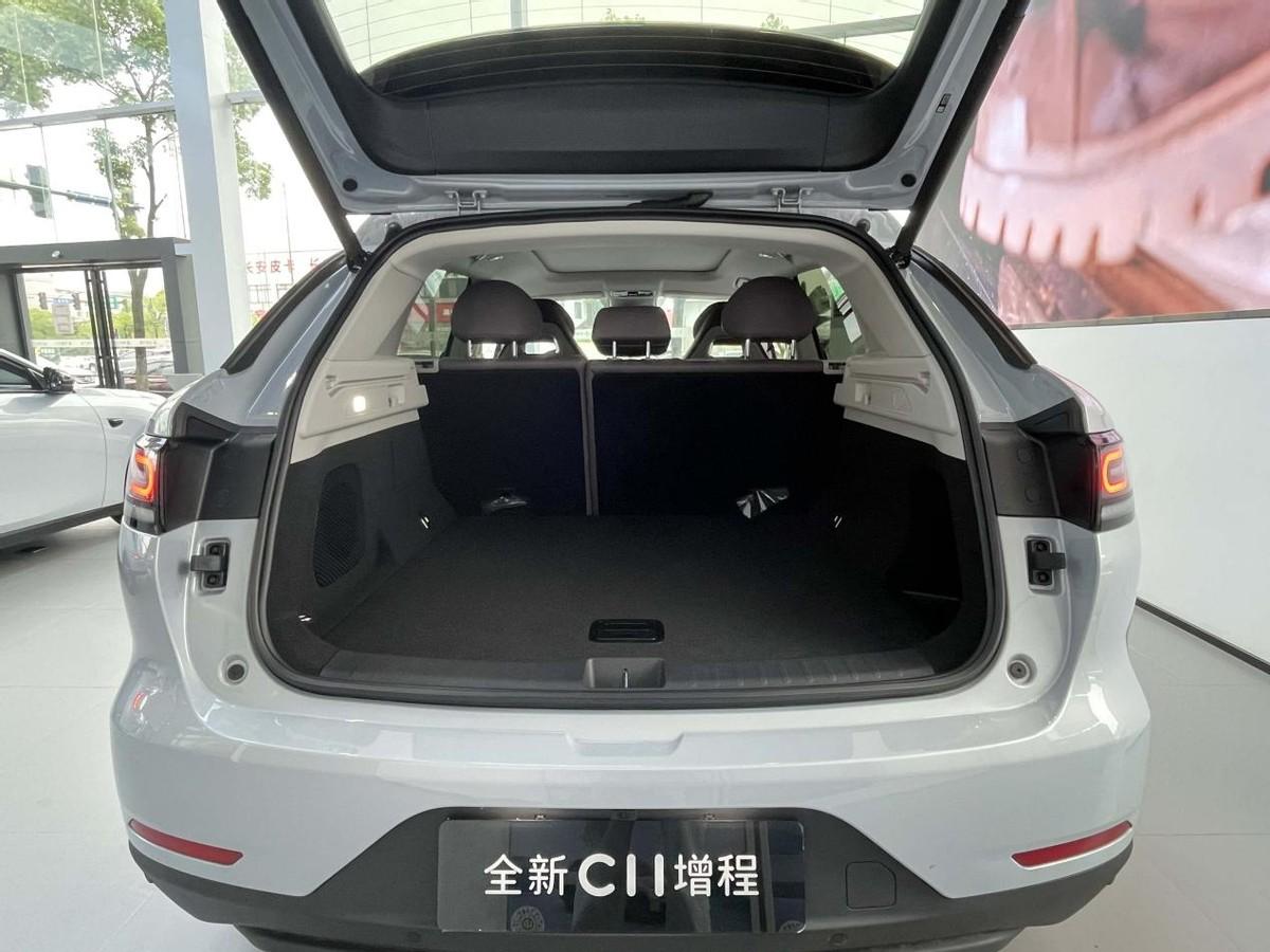零跑全新C11到店,新車有哪些優(yōu)缺點,值得買嗎?深度體驗告訴你