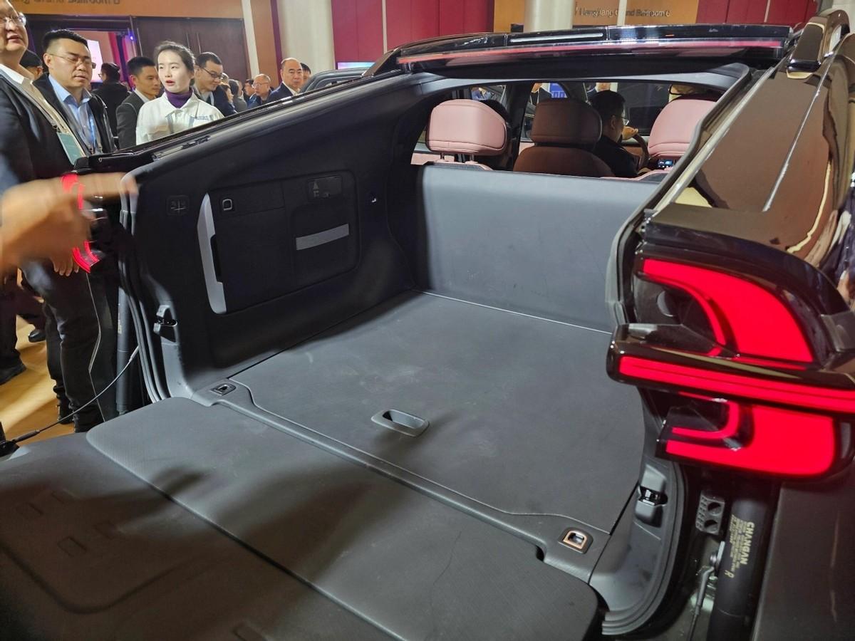 一輛可“變身”的SUV?啟源E07實車曝光,提供增程/純電動力