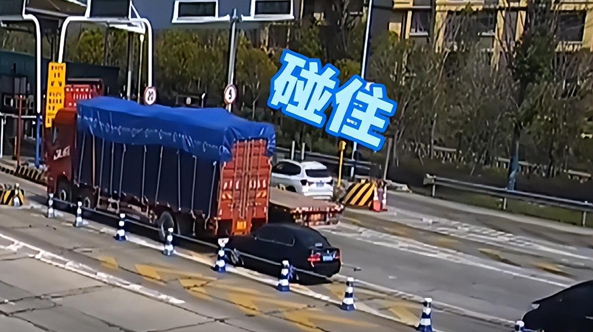 前車剎車燈不亮造成追尾,責任如何劃分,跟6種車容易追尾要注意