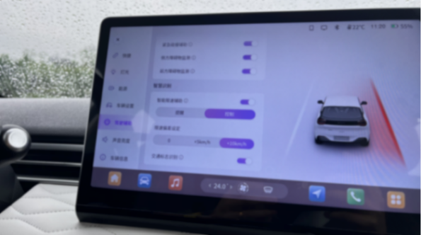 自動(dòng)泊車堪比老司機(jī)?試駕A0級(jí)電車新生東風(fēng)納米01