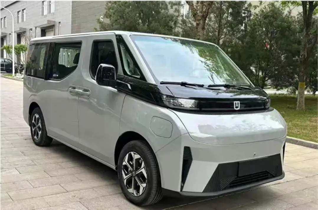 吉利“幸福號”MPV曝光,能商務能拉貨,對標五菱宏光?