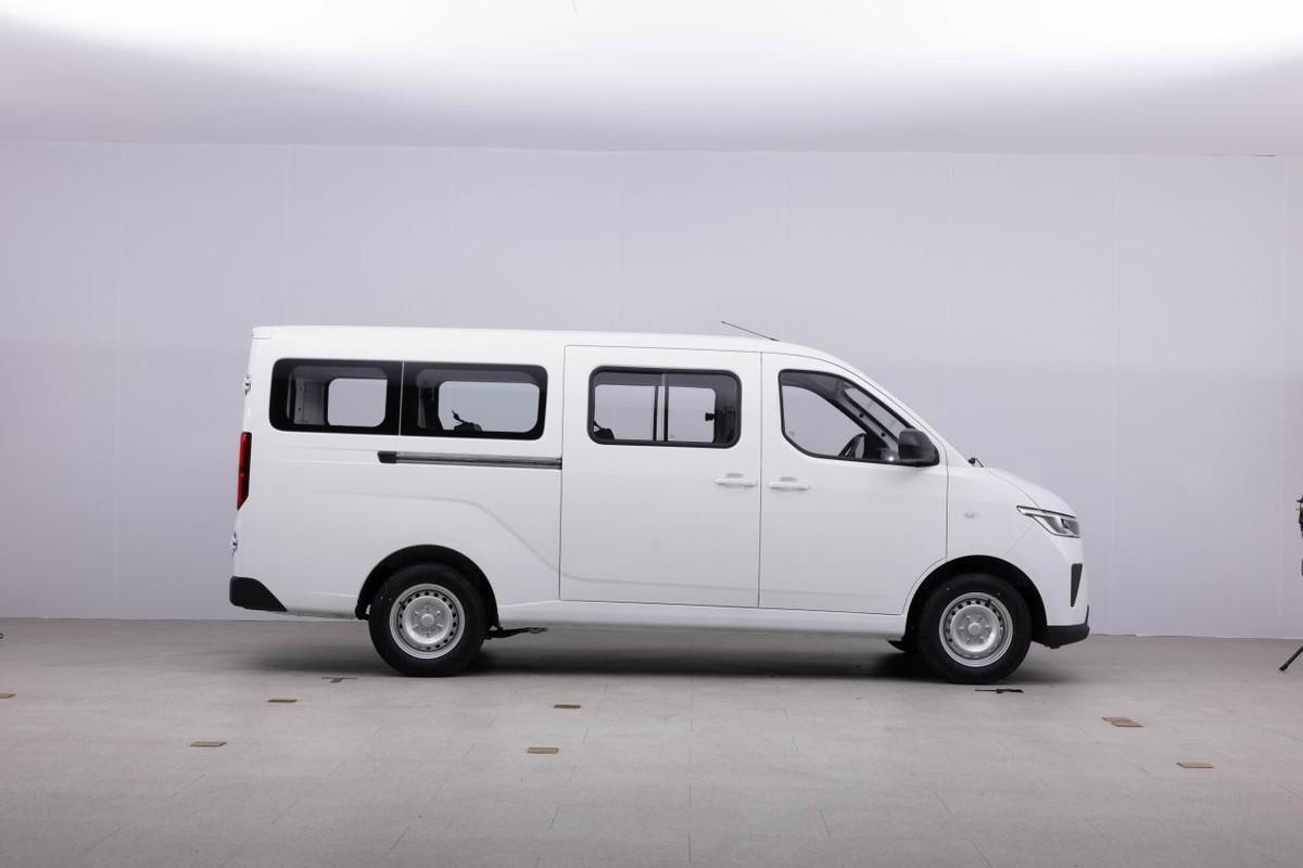 新款五菱揚光6座版上市,側(cè)滑門,車長4985mm,續(xù)航300km