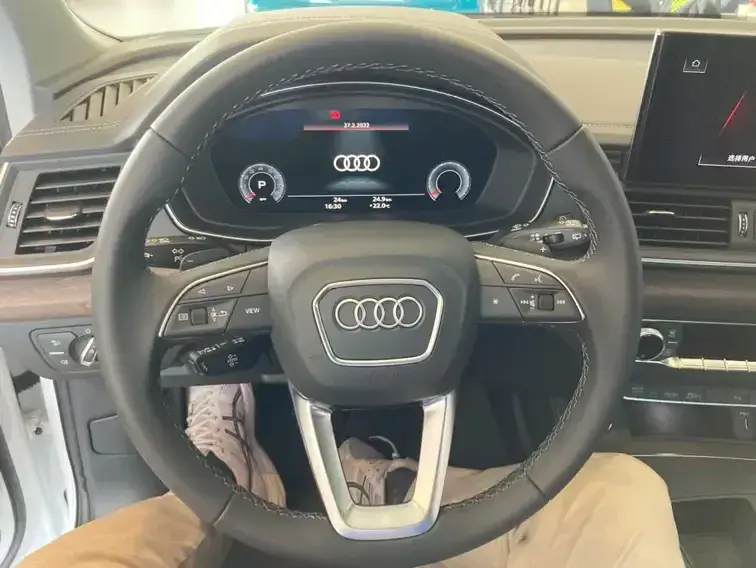 不管新能源怎么蹦跶,汽油車奧迪Q5L依然是很多消費者的購車首選