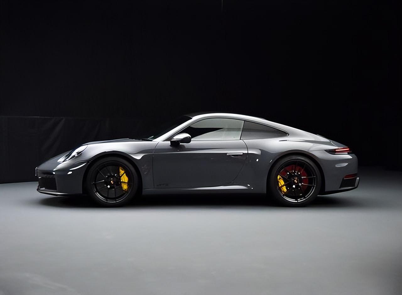 全新保時捷911來了,搭載T-Hybrid混動系統,541匹馬力、3.9s破百
