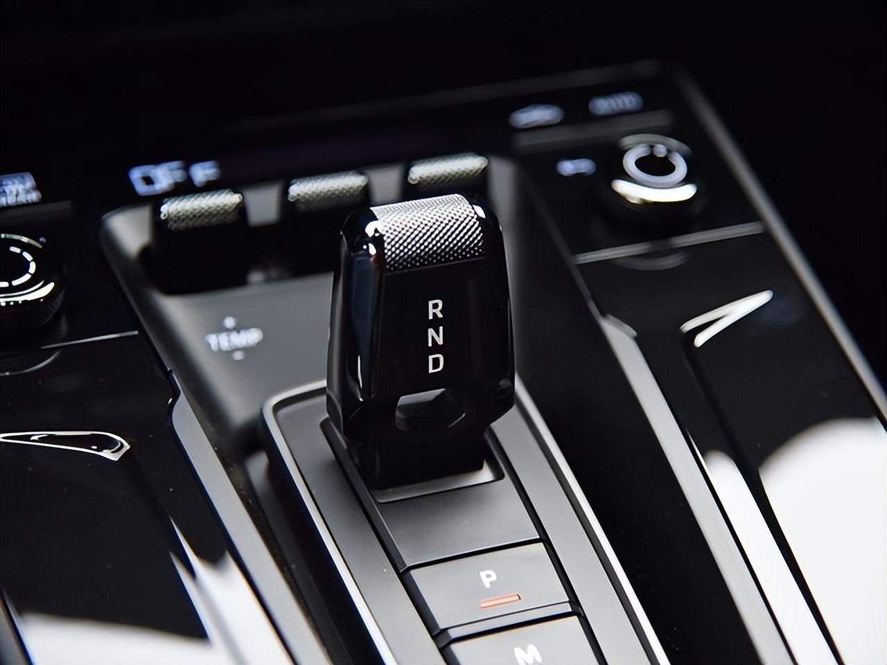 全新保時捷911來了,搭載T-Hybrid混動系統,541匹馬力、3.9s破百