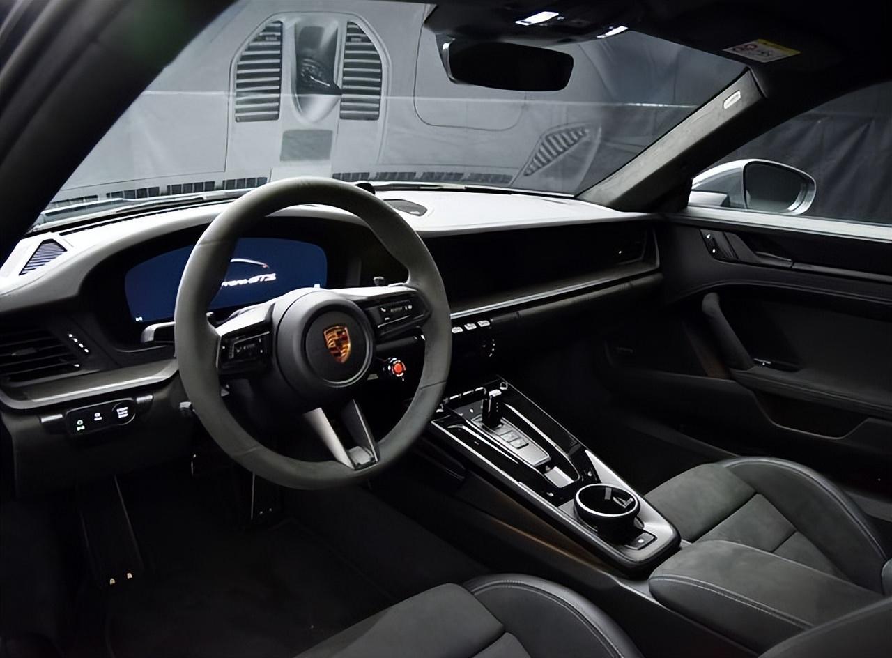 全新保時捷911來了,搭載T-Hybrid混動系統,541匹馬力、3.9s破百