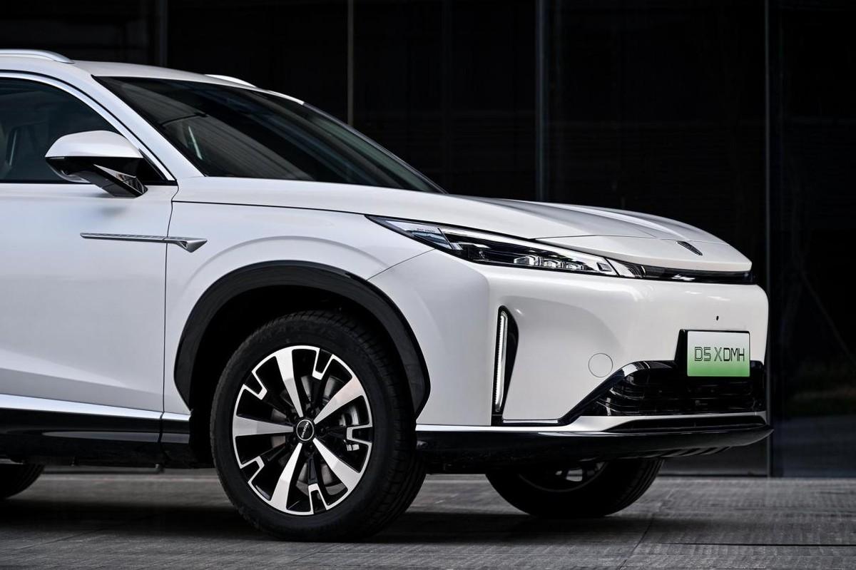 宋PLUS DM-i迎來新對手,6秒級破百、續航超1600km,預售11.98萬起
