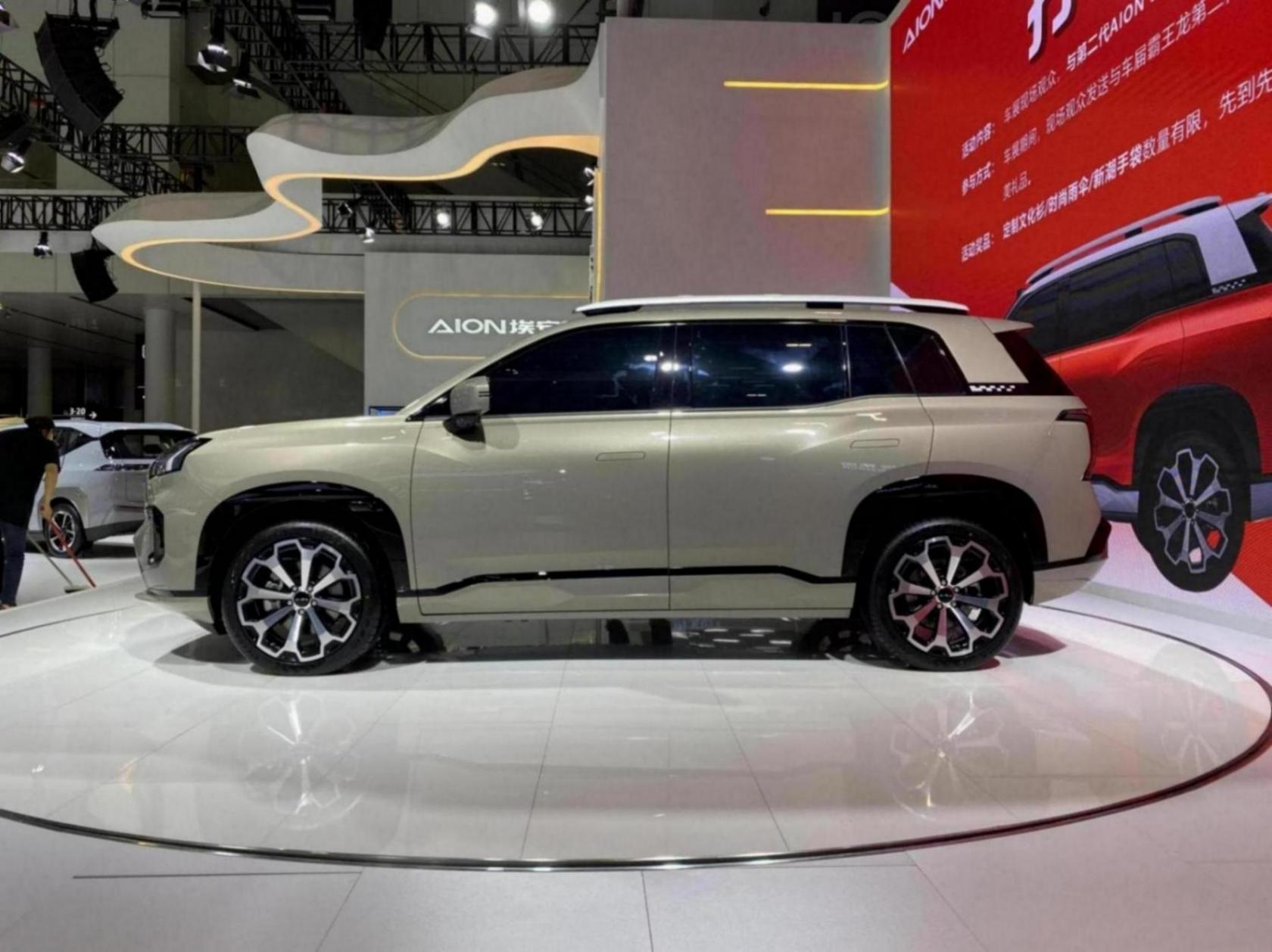 造型硬派、高階智駕、750km續航,第二代AION V霸屏粵港澳車展
