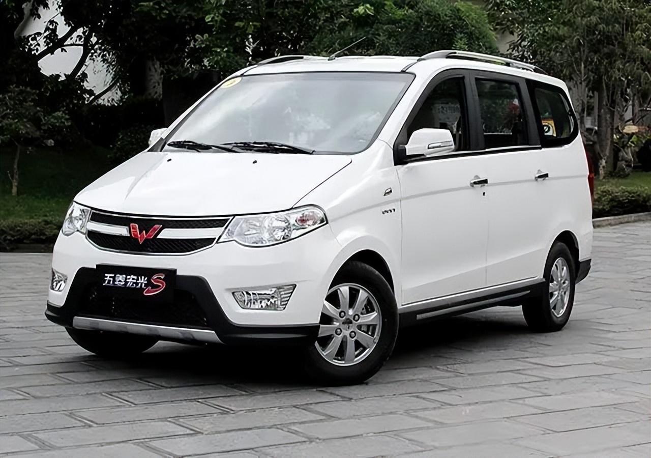 五菱宏光為什么每月銷量能賣五六千臺,價格便宜空間大,養家神車