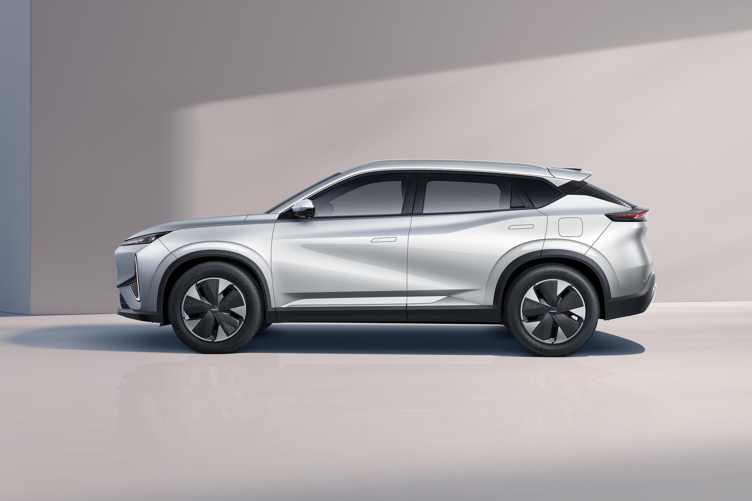 這款混動(dòng)SUV“殺瘋了”,續(xù)航2054km,12.89萬起,爆款穩(wěn)了?