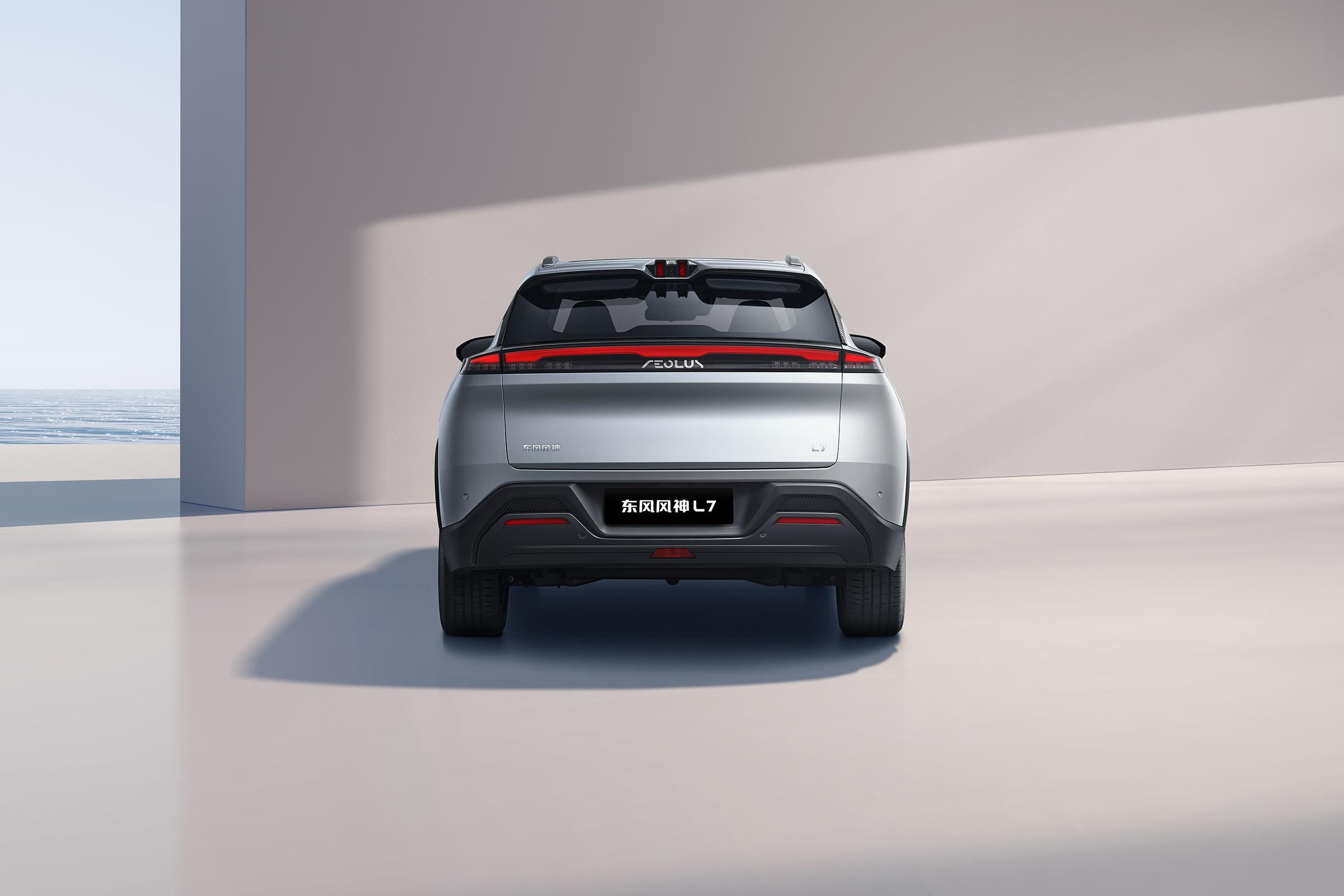 這款混動(dòng)SUV“殺瘋了”,續(xù)航2054km,12.89萬起,爆款穩(wěn)了?