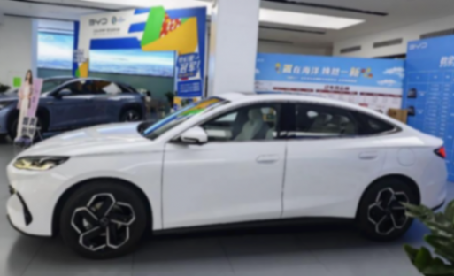 比亞迪海豹06實(shí)車進(jìn)店,與自家秦L同質(zhì)化,差異在于審美不同