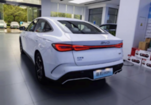 比亞迪海豹06實(shí)車進(jìn)店,與自家秦L同質(zhì)化,差異在于審美不同