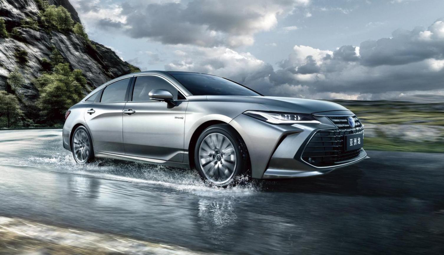 豐田“低頭”了!4.99米大車14萬多,3套動力3款變速箱,油耗4.7L