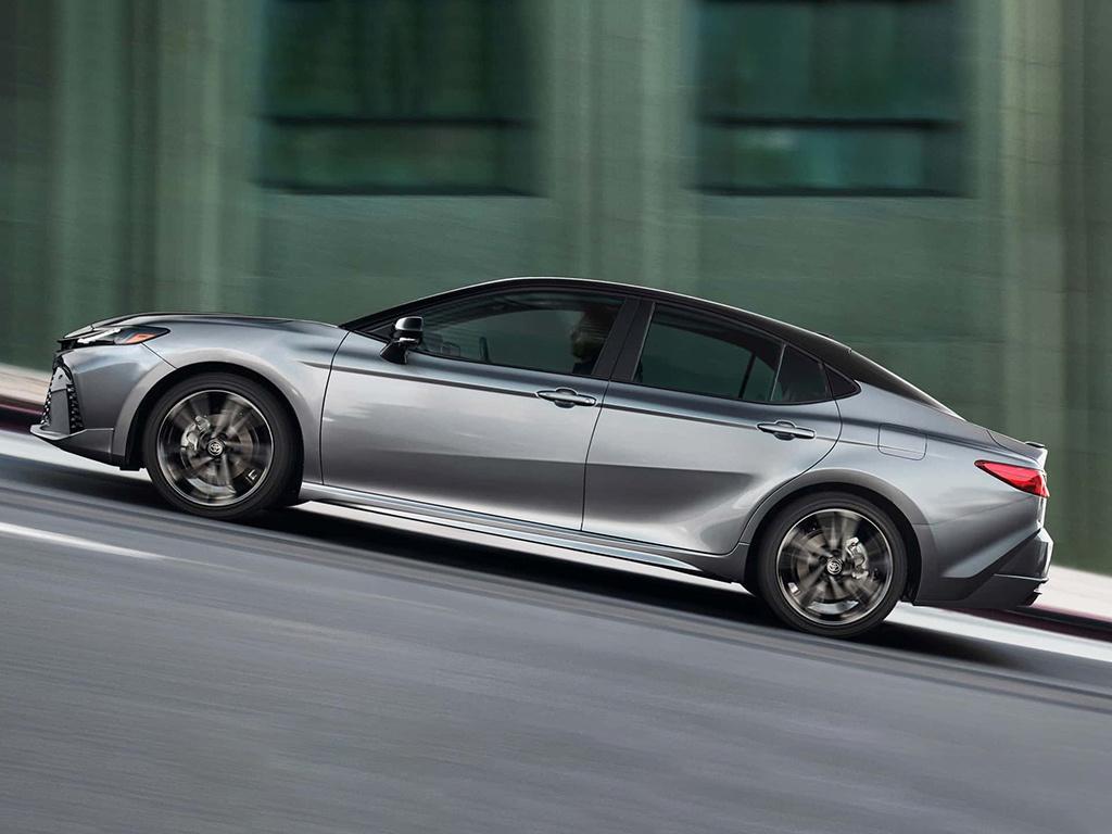 上市就降價(jià)!豐田“門面”轎車14萬多起,4.9米車長最低油耗4.2L