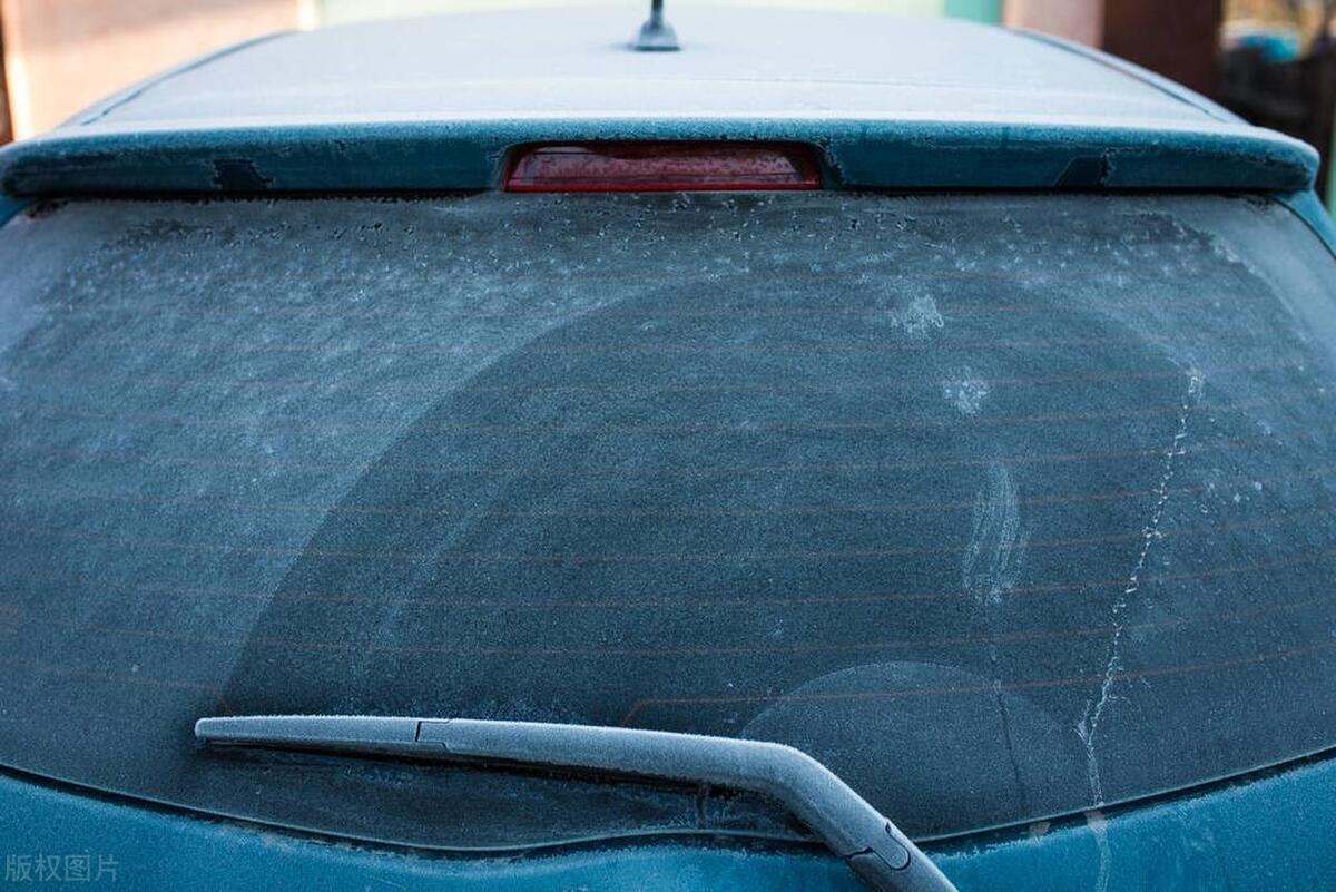 車頂的小尾巴有什么作用?為何有些車卻沒有?老司機告訴你答案