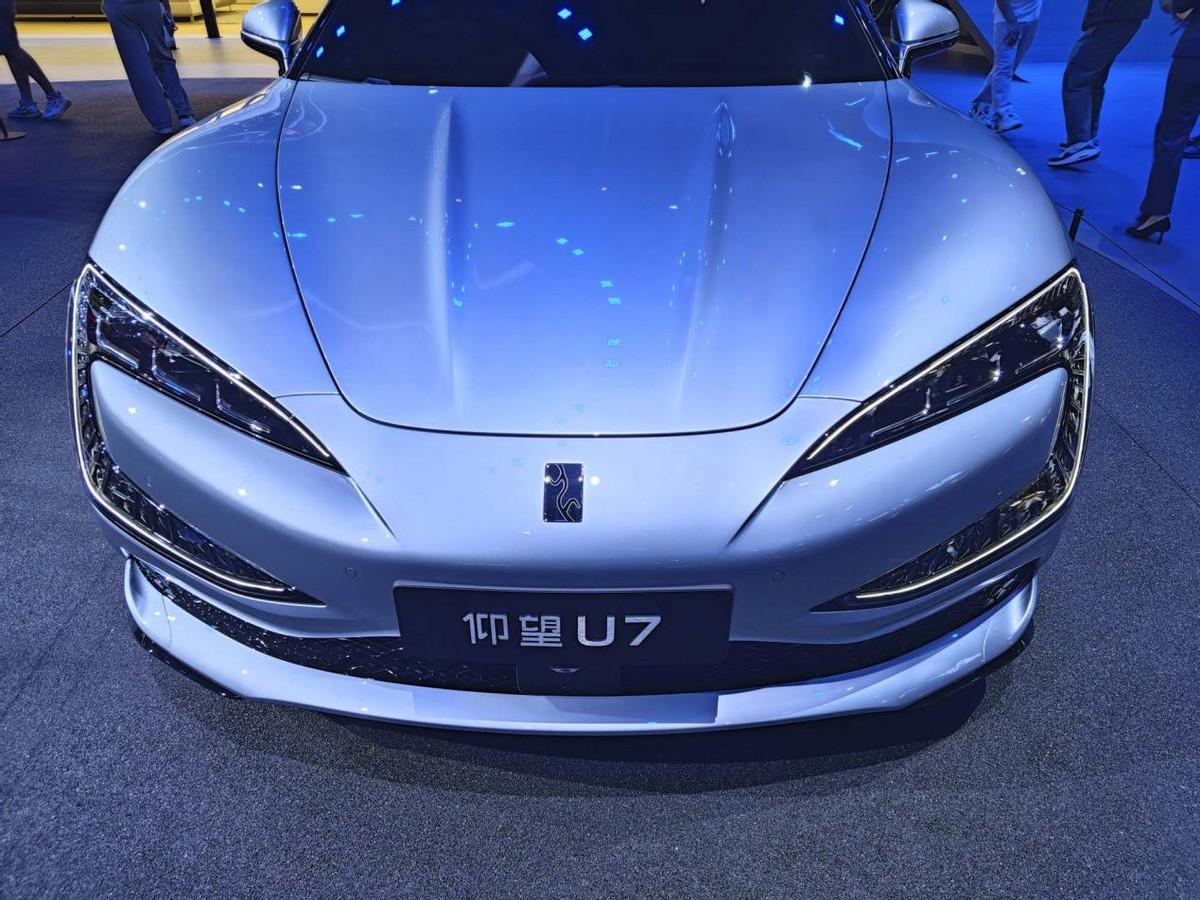 仰望U7亮相深圳車展!定價也會超百萬?