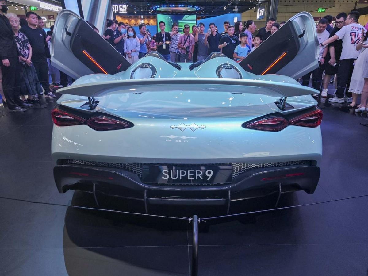 方程豹豹9現身深圳車展!定價會是多少?