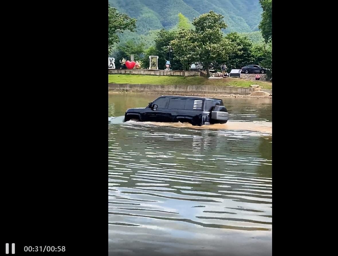 仰望U8到處下水當(dāng)船開,網(wǎng)友:這是試車還是試命?