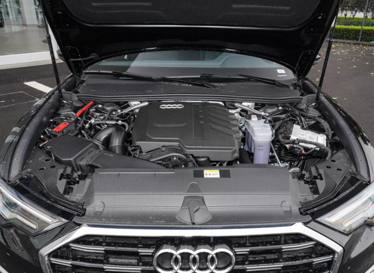 開了7年大眾邁騰,如今換成奧迪A6L,車主:差距顯而易見