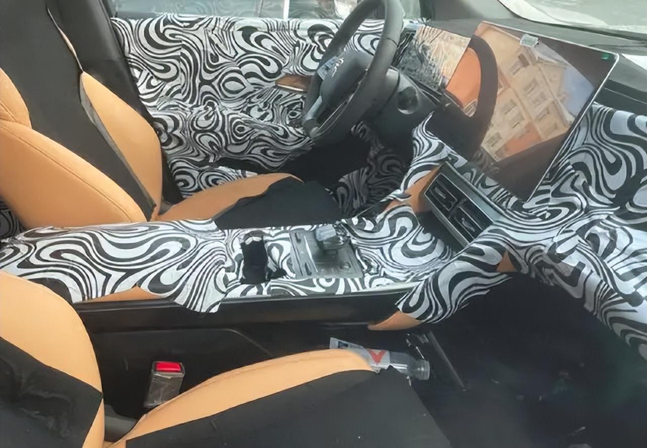 最省油SUV?車長近4米8,比亞迪加持,續航超2000km,就等價格了