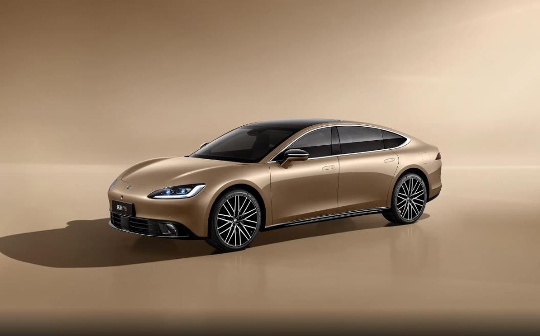 卡車廠的電動車能買?5.27米大車26萬多,720公里續航3.2秒破百