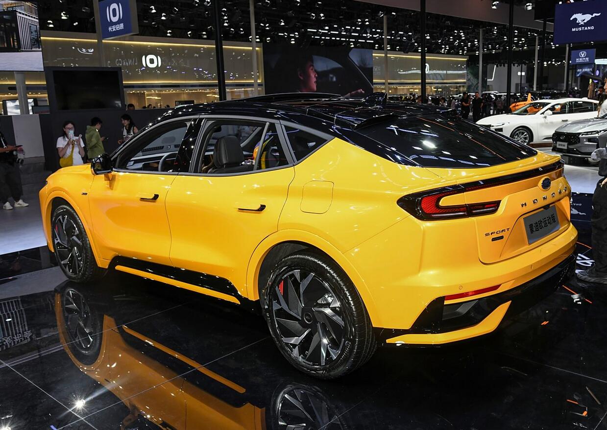 下調1.2萬!2025款福特蒙迪歐上市,混動車型門檻更低