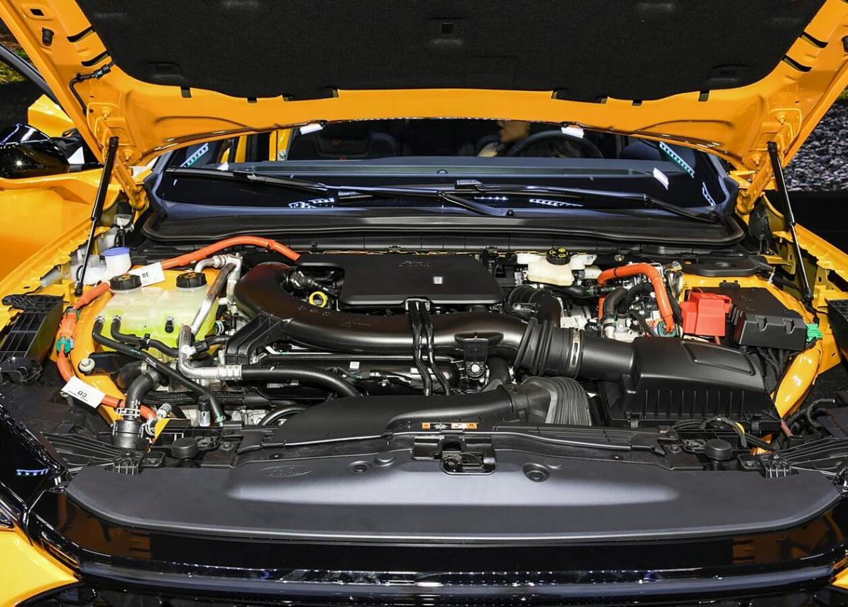 下調1.2萬!2025款福特蒙迪歐上市,混動車型門檻更低