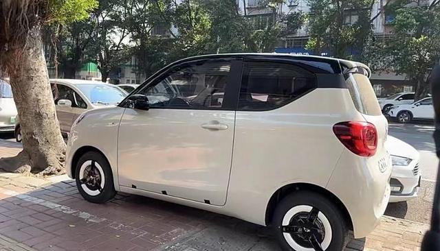 全新五菱宏光MINIEV三門版實車諜照 設計Q萌 顏值提升 配置不低-有駕 全新五菱宏光MINIEV三門版實車諜照 設計Q萌 顏值提升 配置不低-有駕
