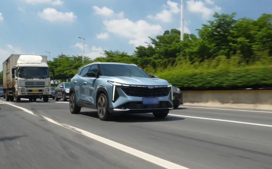 優(yōu)惠后8.78萬,試駕吉利新博越,是年輕人的代步車