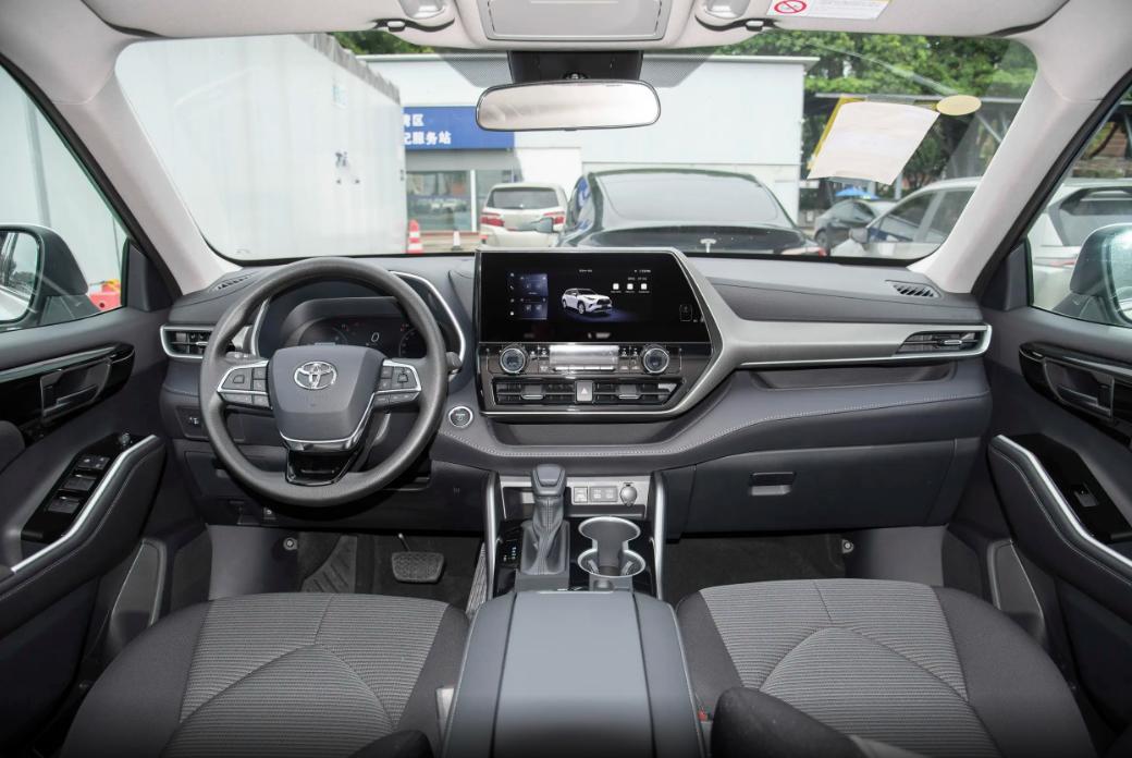 想買大空間SUV,福特銳界L 對比豐田漢蘭達,預算25萬內選誰?