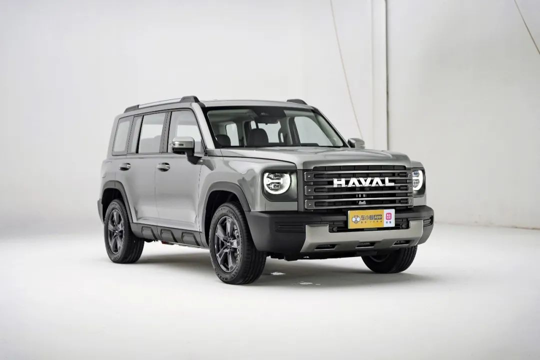 1.5T插混,兩驅/四驅,軸距2米8,不到20萬買方盒子SUV,選誰?