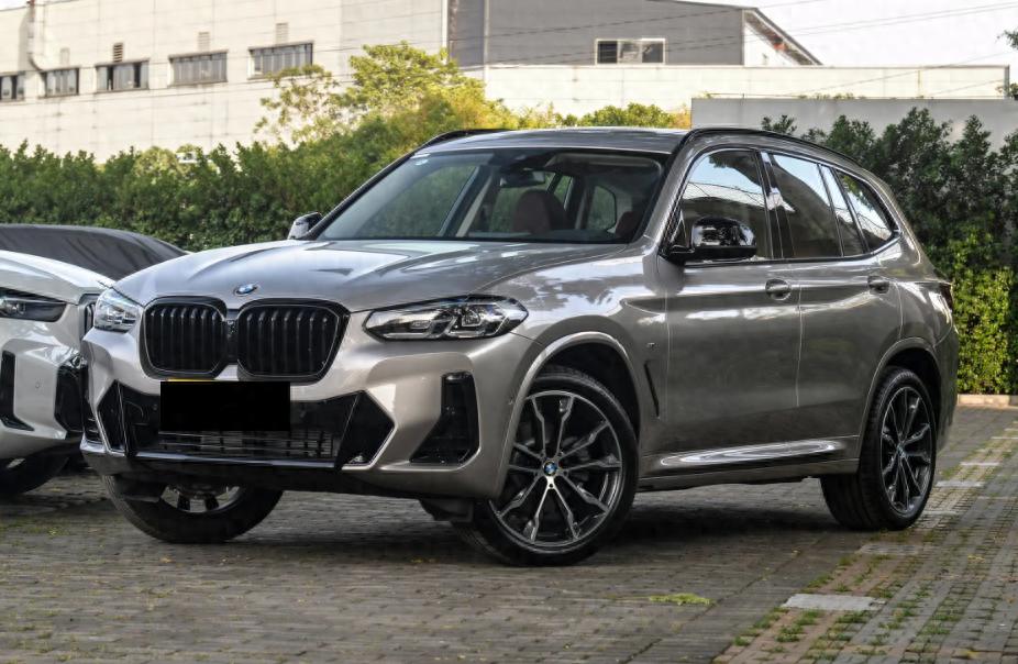 百公里油耗8.5L,定位中型SUV,試駕23款寶馬X3