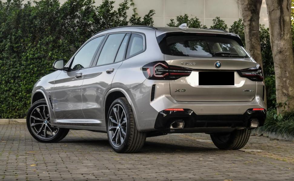 百公里油耗8.5L,定位中型SUV,試駕23款寶馬X3