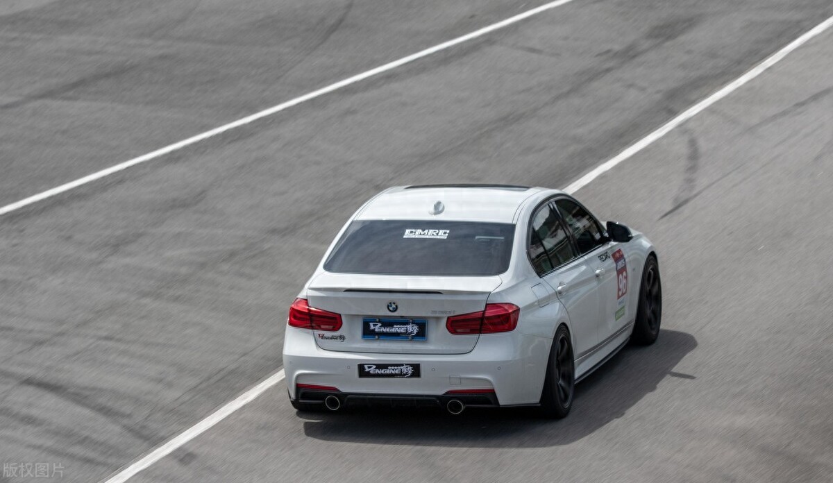 寶馬330Li、標致508L、CT5鉑金、特斯拉毛豆3,要如何選擇?