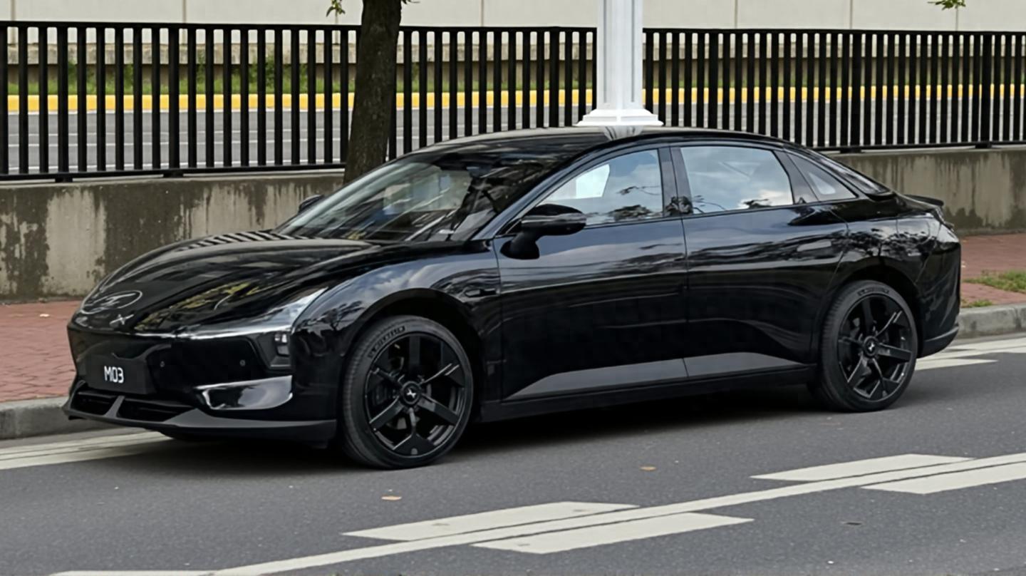 小鵬MONA M03:一臺續(xù)航620km的純電轎車,你喜歡嗎?