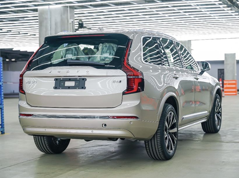 新款沃爾沃XC90到港,換裝新前臉+新內(nèi)飾,還帶6座布局+空氣懸架
