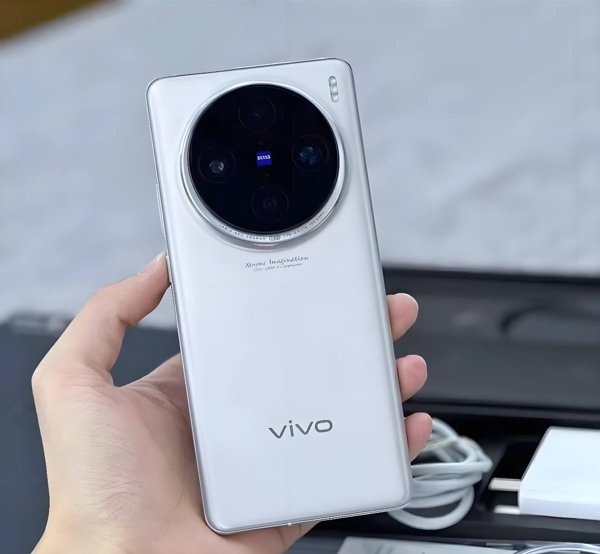 從5199元跌至3729元,16GB+1TB+蔡司影像+100W,vivo拒絕高價低配